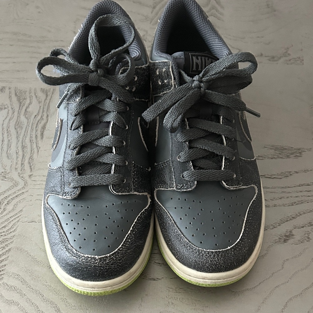 Nike Men’s Dark Gray Low-Top Sneakers with Lime Accent